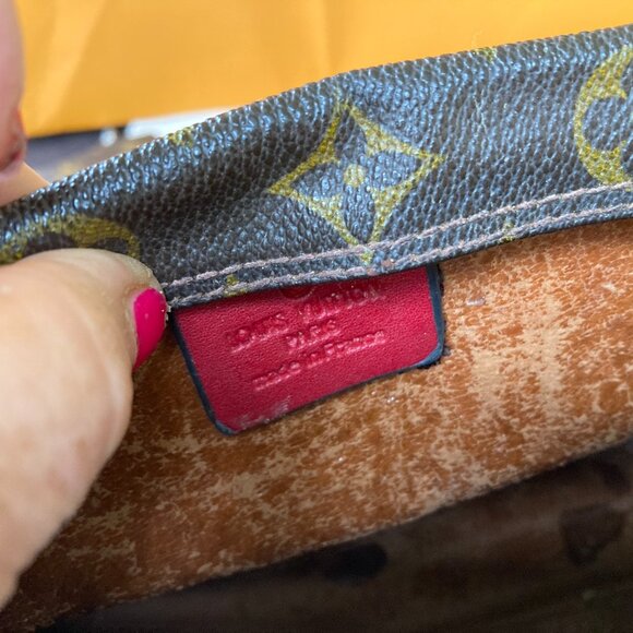 AUTHENTIC LOUIS VUITTON 80S REFURBISHED  BAG WITH BONUS GIFTS NO STRAP - Picture 11 of 16